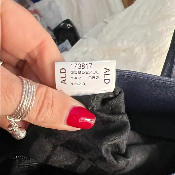 Furla Appaloosa leather hand bag in blue with a silver-tone twist-lock closure. - Picture 5 of 7